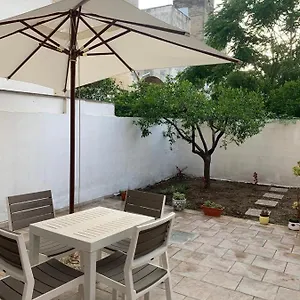https://origini-casa-salentina-con-volte-a-stella.lecce-hotels.com
